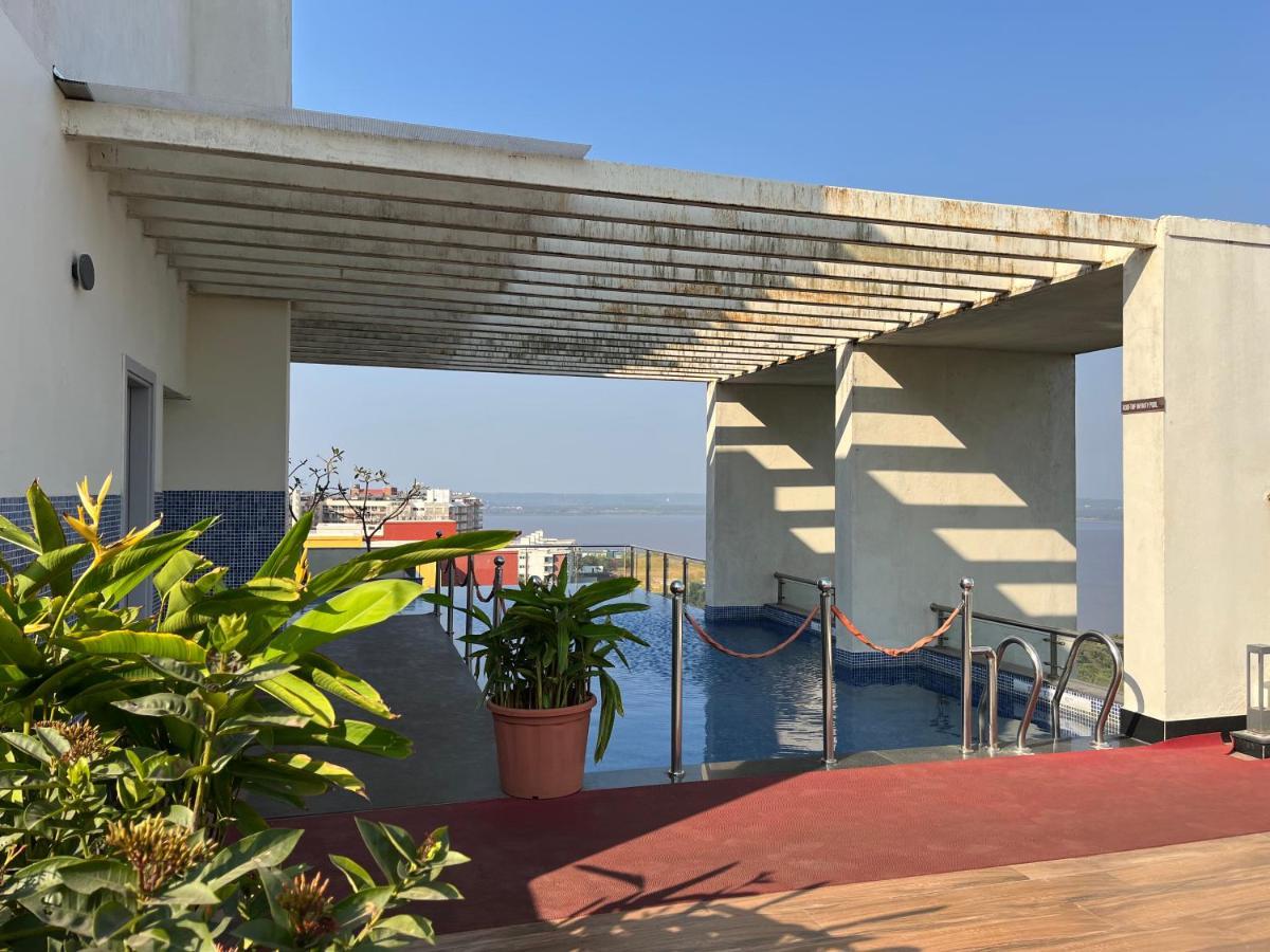 Studio Apt With Rooftop Panoramic Views @ Dabolim Vāsco Da Gāma Екстериор снимка